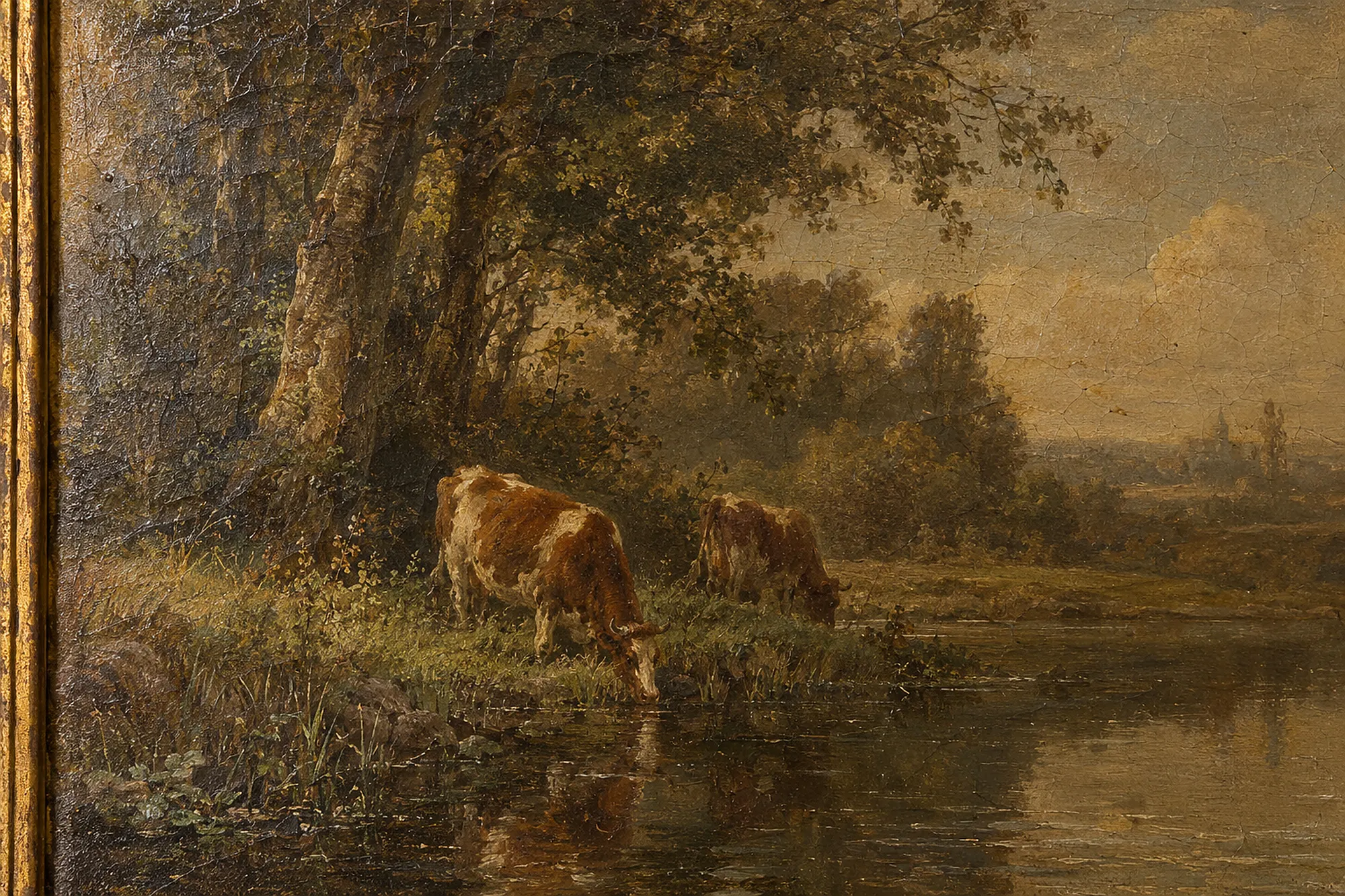 Detail eines alten Ölbilds mit Kühen am Fluss unter vergilbtem Firnis (Illustration)
